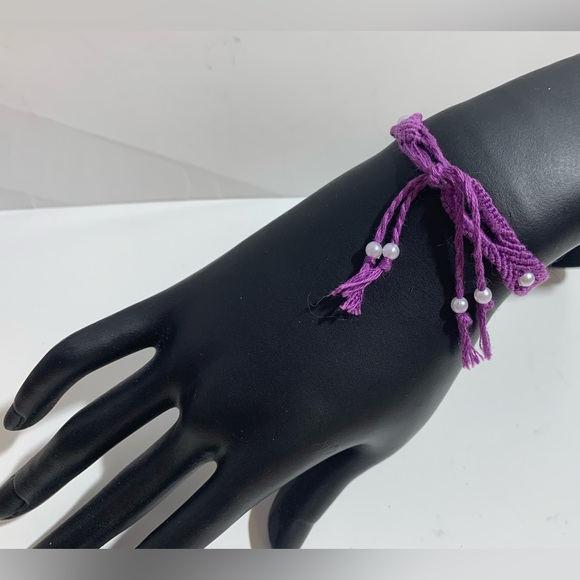 Hand crafted beaded macrame bracelet for little girl - Picture 5 of 6